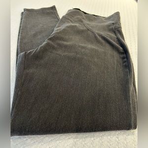 🔥NWOT Jeggings real back pockets high waisted